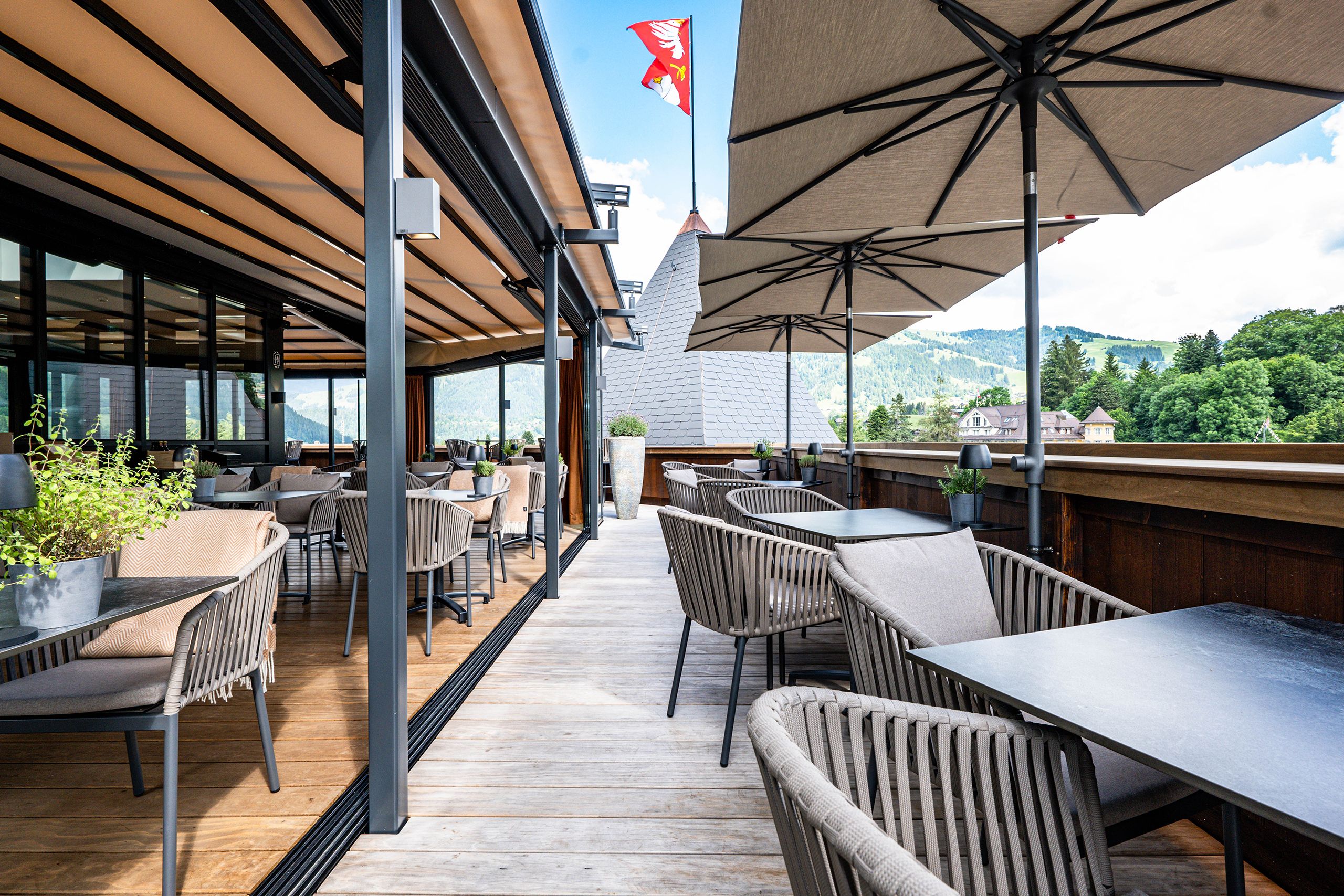 Rooftop Bar «VANE» Boutique Hotel Gstaad «The Mansard» 