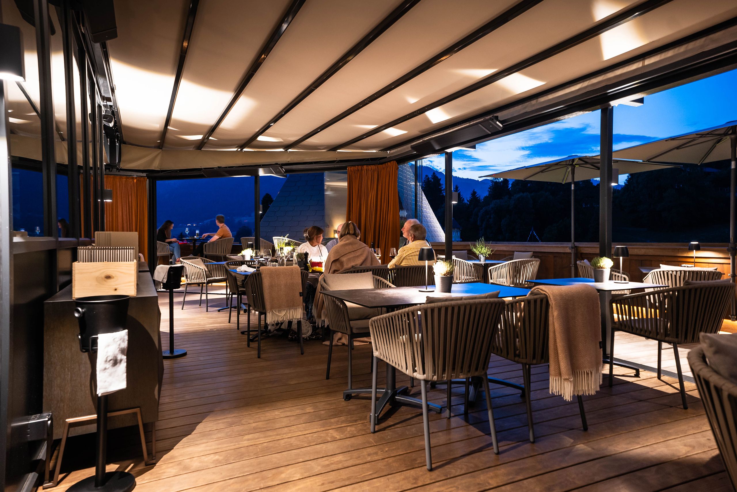 Rooftop Bar VANE Boutique Hotel Gstaad «The Mansard» 